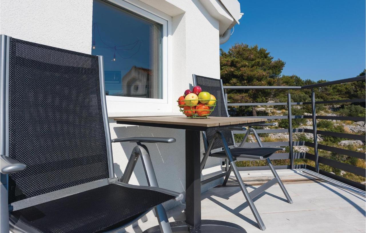 Cozy Apartment In Brodarica With Wifi מראה חיצוני תמונה